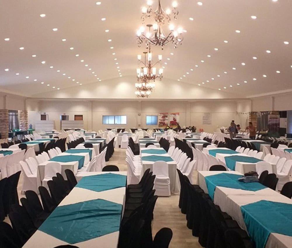 Acacia Hotel Bacolod - Quarantine Hotel Esterno foto